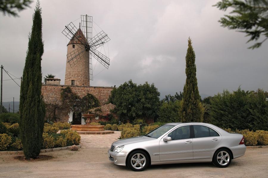  Mercedes-Benz C-Class 2004 года  (фото 16 из 88)